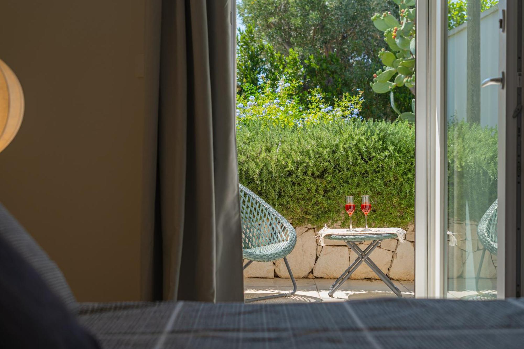 Pati Design Apartments - With Private Patio Or Terrace And Swimming Pool Monopoli Exterior photo