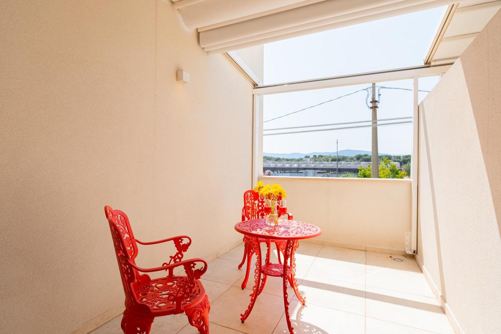 Pati Design Apartments - With Private Patio Or Terrace And Swimming Pool Monopoli Exterior photo