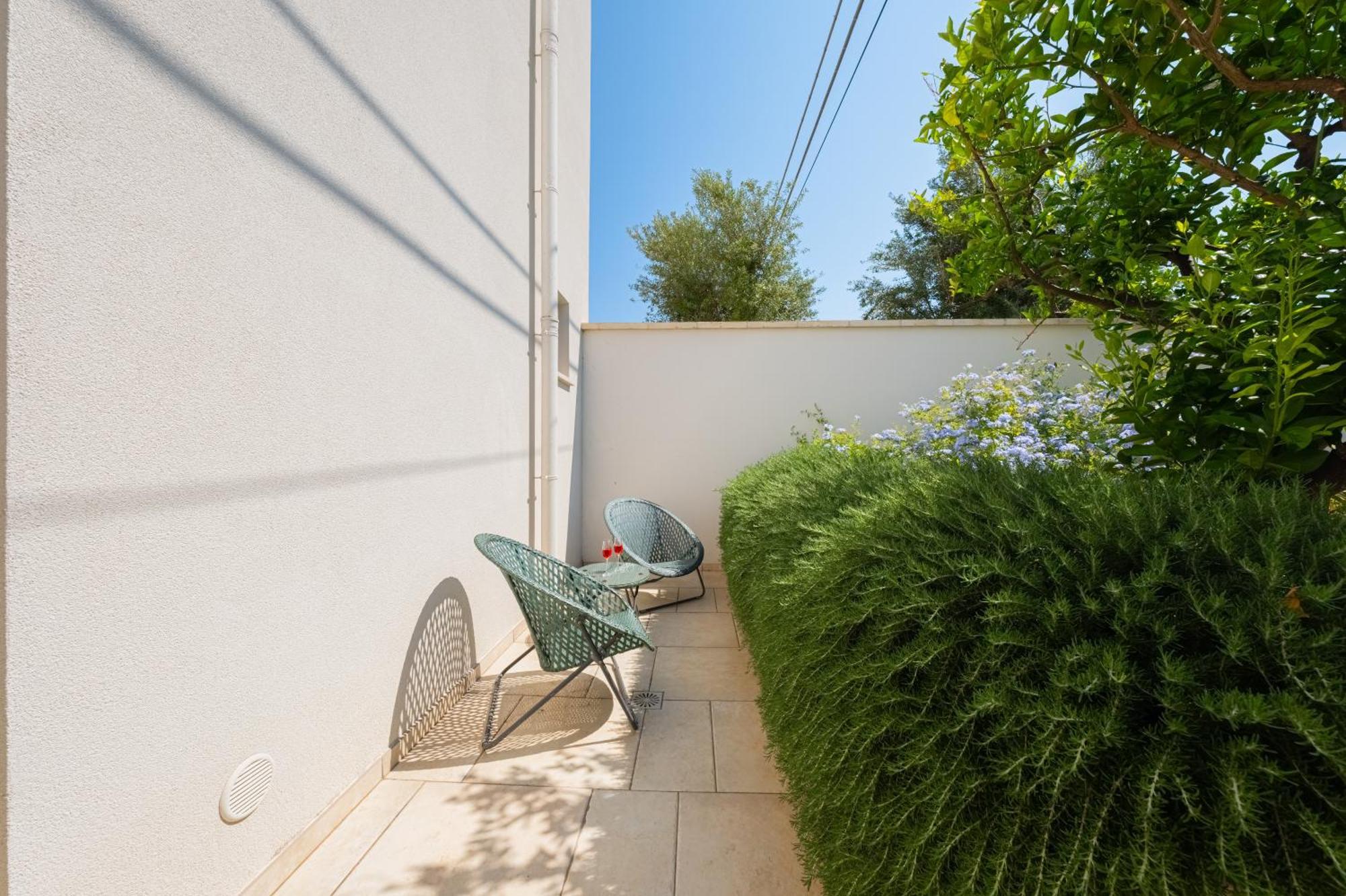 Pati Design Apartments - With Private Patio Or Terrace And Swimming Pool Monopoli Exterior photo